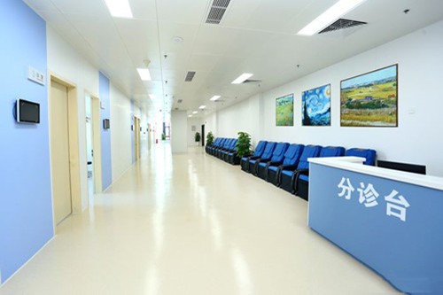 兰州华厦眼科医院分诊台环境示意图
