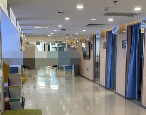 北京爱尔福康眼科走廊