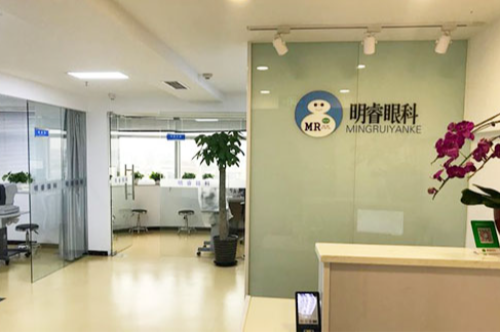北京明睿眼科手术特点公开,做近视眼/白内障/斜视手术收费不贵口碑好!