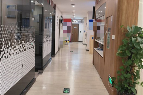 深圳新安希玛林顺潮眼科诊室门口