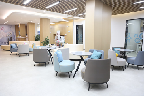 宁波太学眼科大厅休息区