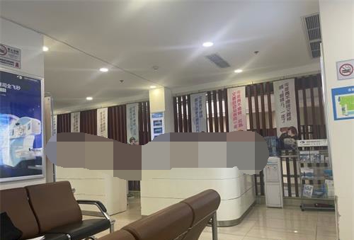 成都华厦眼科医院大厅环境