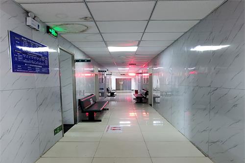 保定高碑店德仁眼科医院走廊