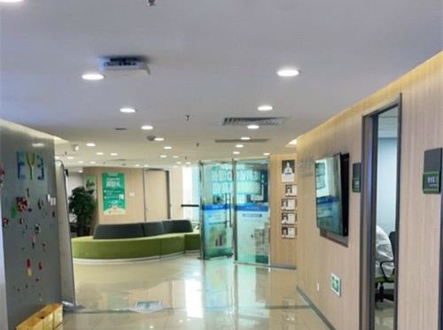 北京爱尔眼科医院大厅