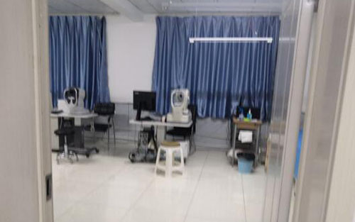 保定德仁眼科医生办公区